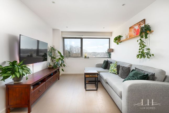 Flat for sale in Hubert Road, Brentwood