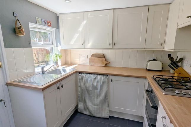 14, Adeys Close, Newbury photo 3