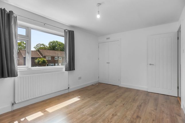 5 Drovers Close, Brighton photo 4