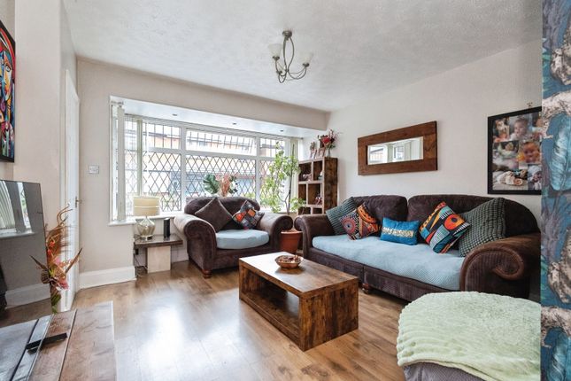 90, Wilshaw Grove, Greater Manchester photo 3