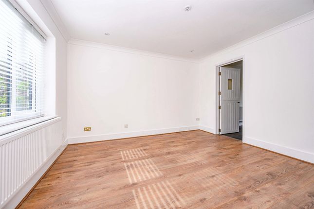 24, Yately Close, Luton photo 5