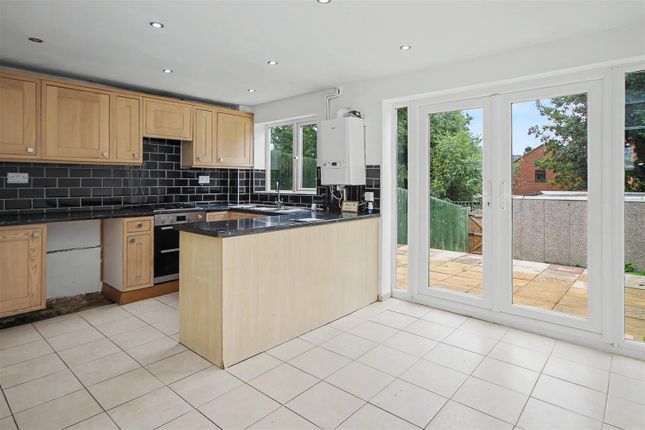 22, Mackenzie Road, Raunds photo 2