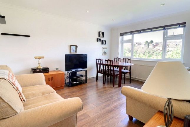 5 Nursery Court,, Carrington Road, Bucks photo 2