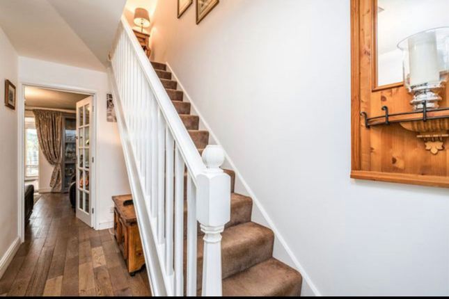 72 Brussels Way, Luton photo 2