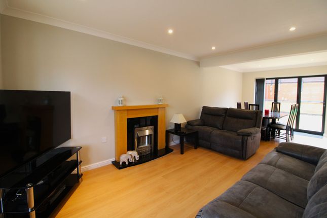 102 Columbine Road, Leicester photo 2