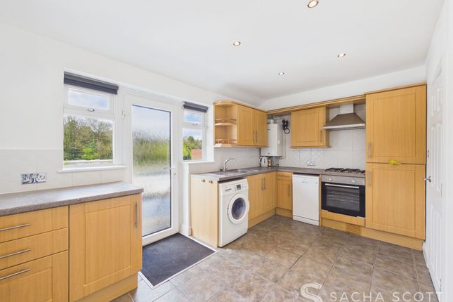 2a The Parade Tattenham Way, Tadworth photo 4