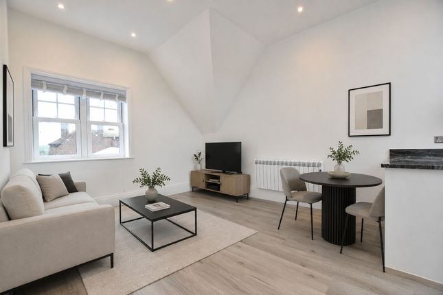 Apt 6, Station House, Ashtead photo 2