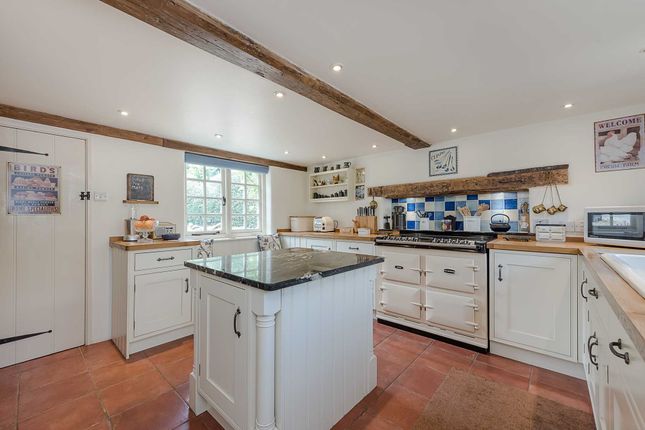 Vine Cottage, Chesham Road, Tring photo 4