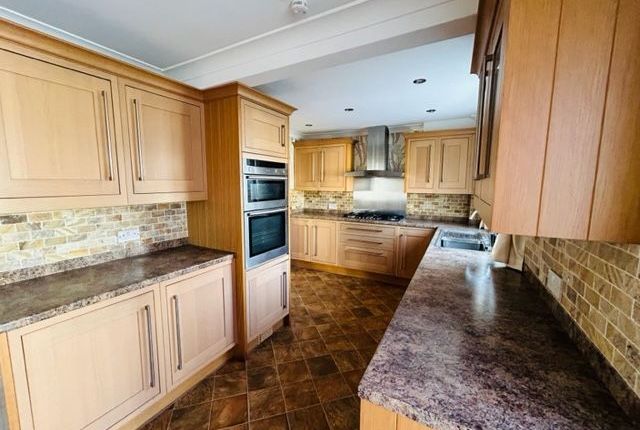 7 Cribbwr Square, Bridgend photo 3