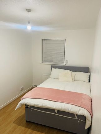 Thumbnail Room to rent in Cavalier Gardens, Hayes
