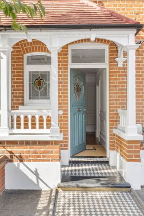 12 Windsor Road, Windsor Road, Wanstead photo 2