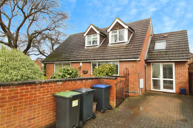 Thumbnail Detached bungalow for sale in Pipers Close, Burnham, Slough