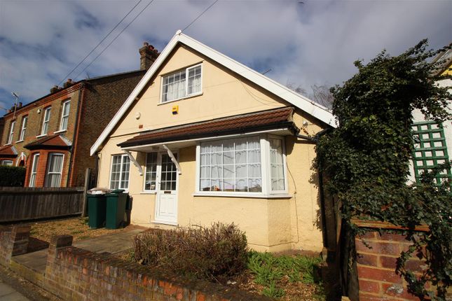 Thumbnail Detached bungalow to rent in Walford Road, Cowley, Uxbridge