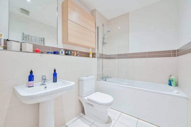 Flat for sale in Lee High Road, Lee, London