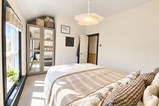 1 Uplands Road, Warley photo 4