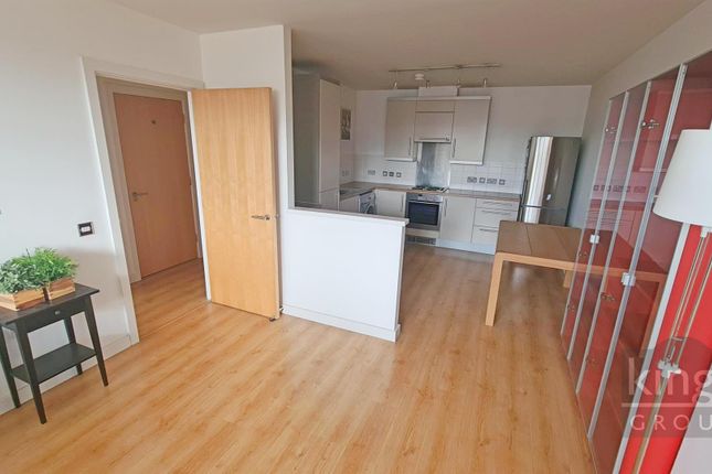 Thumbnail Flat for sale in Spencer Way, London