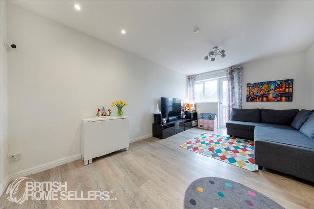 Flat for sale in Barney Close, London