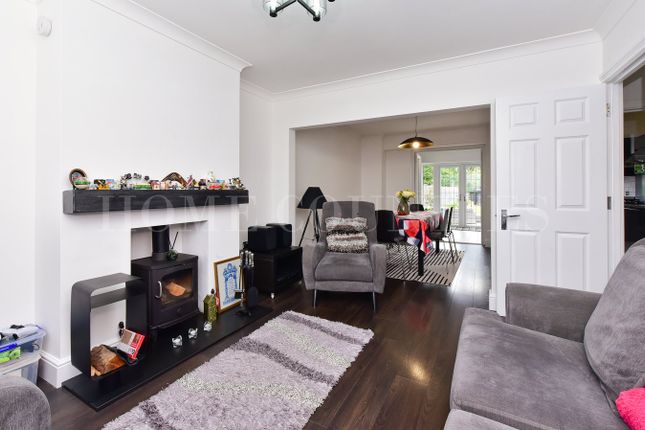 105, Mimms Hall Road, Potters Bar photo 4