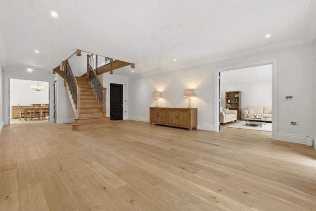 The Sherwoods, Dagwood Lane, Brentwood photo 2