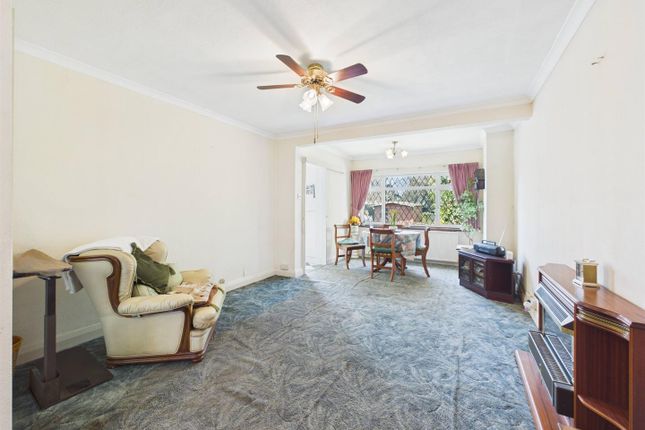 118, Pavilion Way, Ruislip photo 3