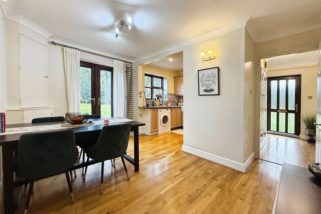 17, Heathlands Court, Berkshire photo 4