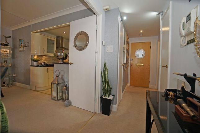 Flat for sale in Oyster Quay, Port Solent, Portsmouth