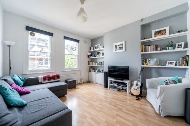Flat to rent in Gascony Avenue, London