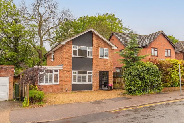 Thumbnail Detached house for sale in Friars Walk, Tring