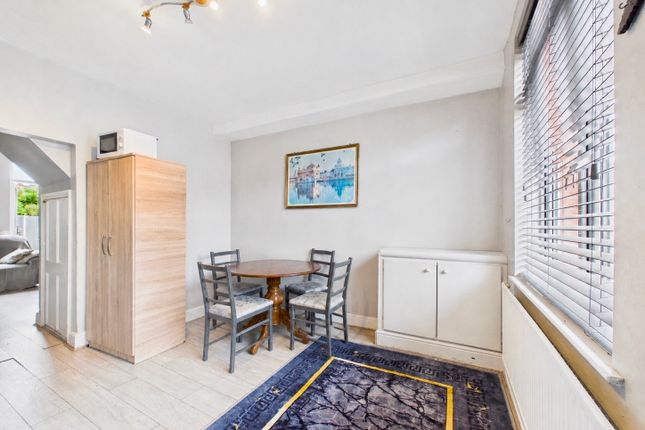 *AD ONLY* 34 Moat Road, Leicester photo 2