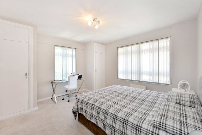 Flat to rent in Portsea Hall, Portsea Place