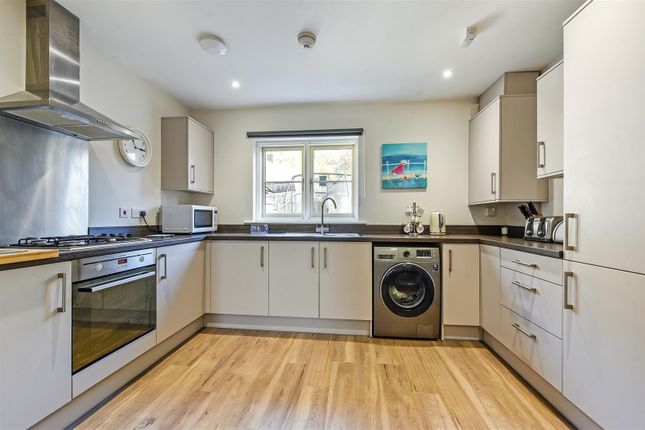 8, Fine Acres Rise, Stockbridge photo 4