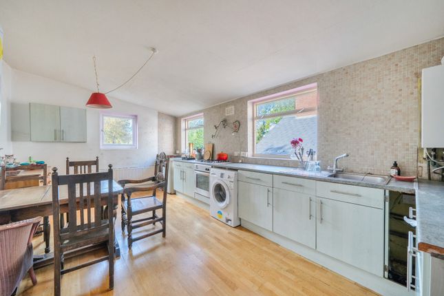 The Top Flat, 48, Knights Hill, London photo 4