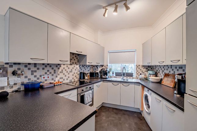 16, Chopin Mews, Swindon photo 4