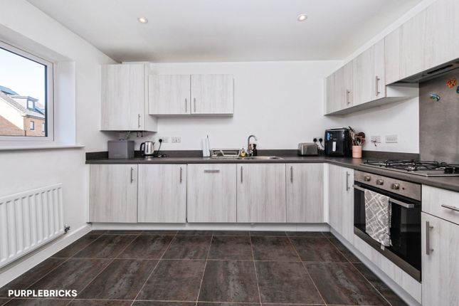 6, Locke Close, Glebe Farm, Milton Keynes photo 4