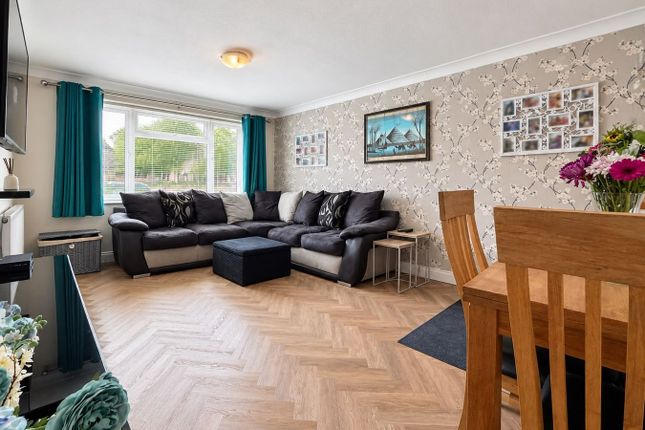 13a, Queen Mary Avenue, Colchester photo 5