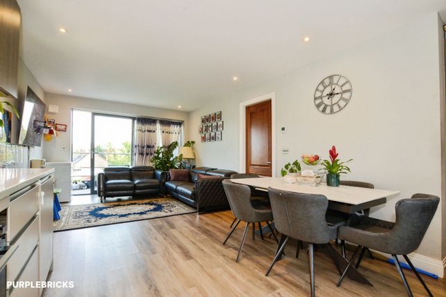 Flat 6/Motac Court, 16 Rayners Close, Wembley photo 4