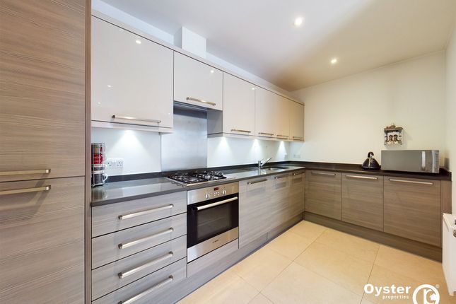 Flat 15, Palm Court Alpine Road, London photo 4