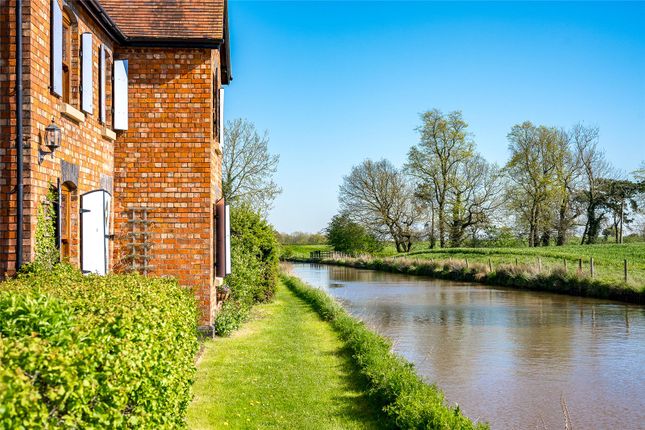 Canal Cottage,, Nantwich Road, Minshull Vernon photo 4