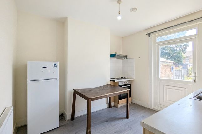 17, Oatlands Road, Enfield photo 5