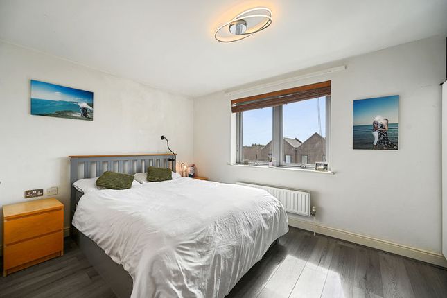 25 Quartz Court, Rayners Lane, Harrow photo 4