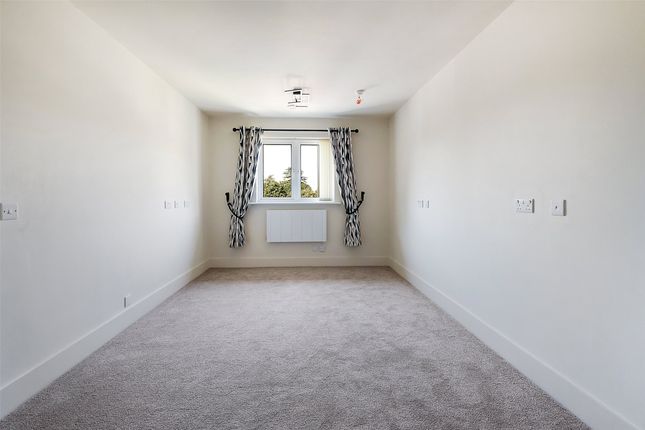 Flat 9, Ashfields 26-30,, Alma Road, Surrey photo 4