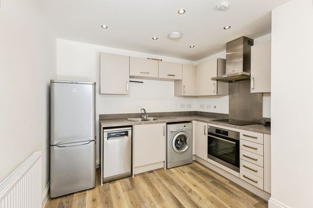 Flat 2, 1, Hayes Drive, Reading photo 3