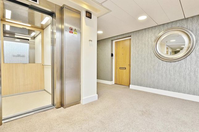 Apartment 14, Victoria Gardens, Hadleigh Road, Frinton-on-Sea photo 4
