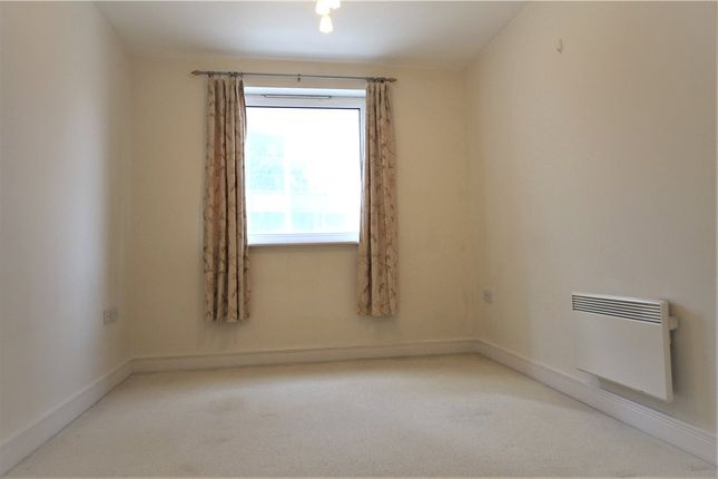 Flat 11, Bramwell Place, 99, Chertsey Road, Woking photo 4