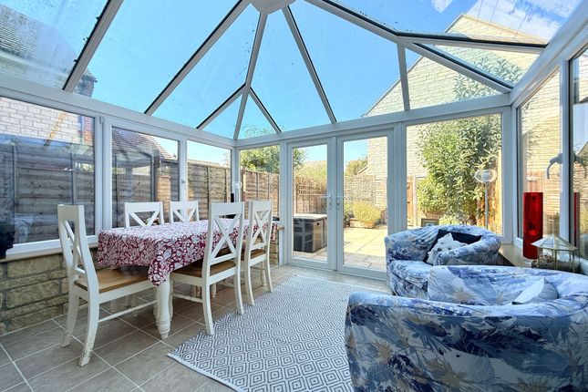 25 Farm Piece, Faringdon photo 4
