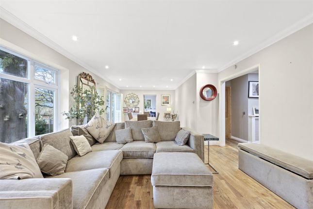75, Ardmore Lane, Buckhurst Hill photo 4