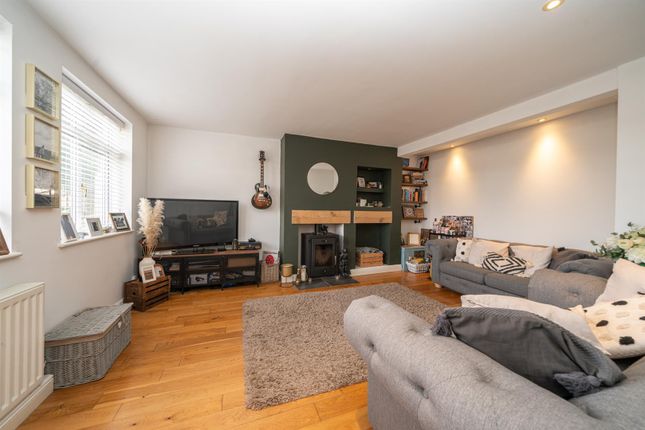 30, Chiltern Avenue, Edlesborough photo 2