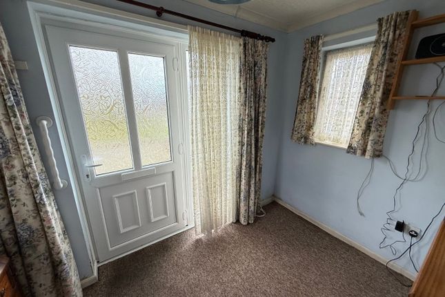 8 Pen Y Bryn, Ffosyffin, Aberaeron photo 5