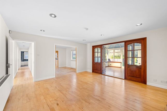 25 Northwood Park, Livingston photo 3