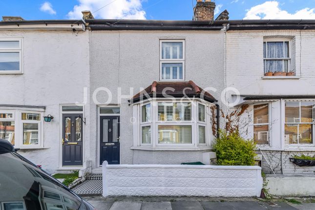 Thumbnail Property to rent in Glenhurst Road, Brentford, London
